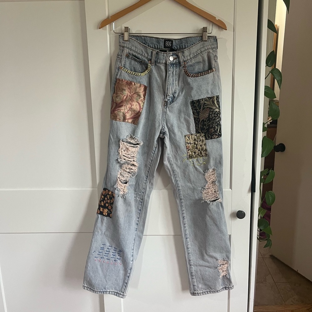 BDG EUC light blue patchwork jeans, size 28